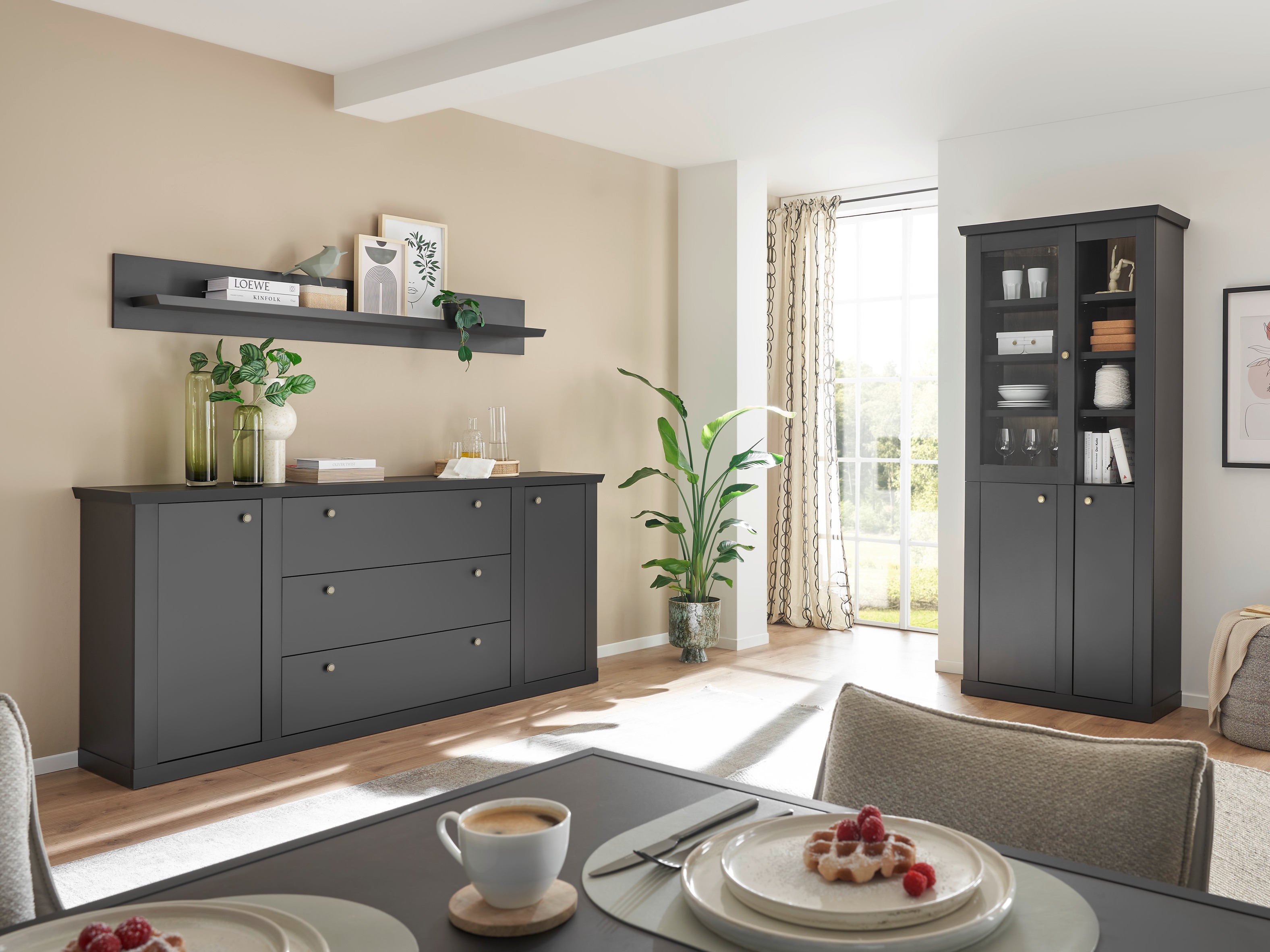 Zidna polica Lirsero 105