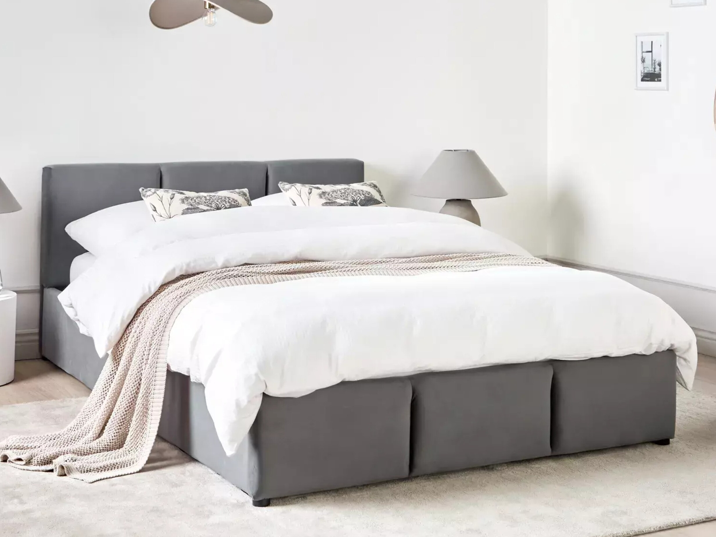 Krevet Berwyn 1780 (Tamno siva)