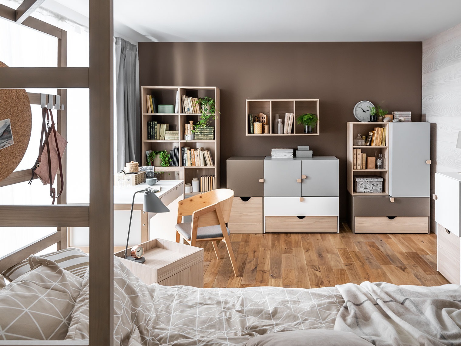 Polica Nutese 102 (Bor)