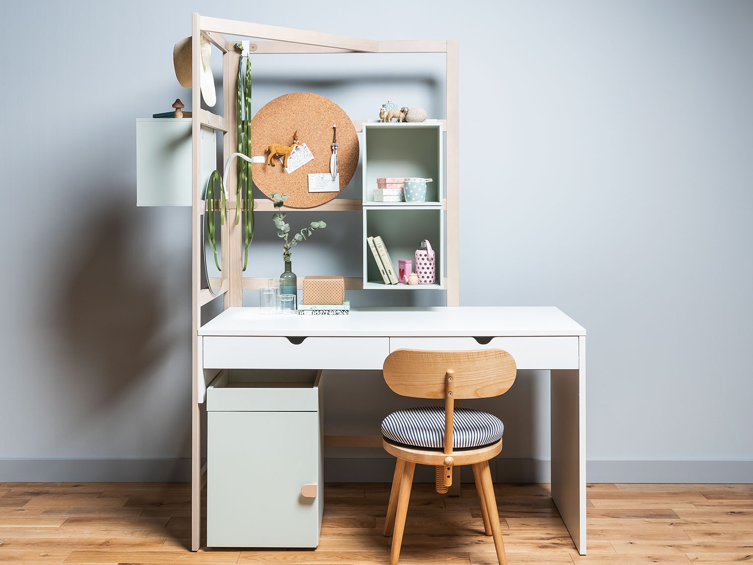 Uredski stol Nutese 111