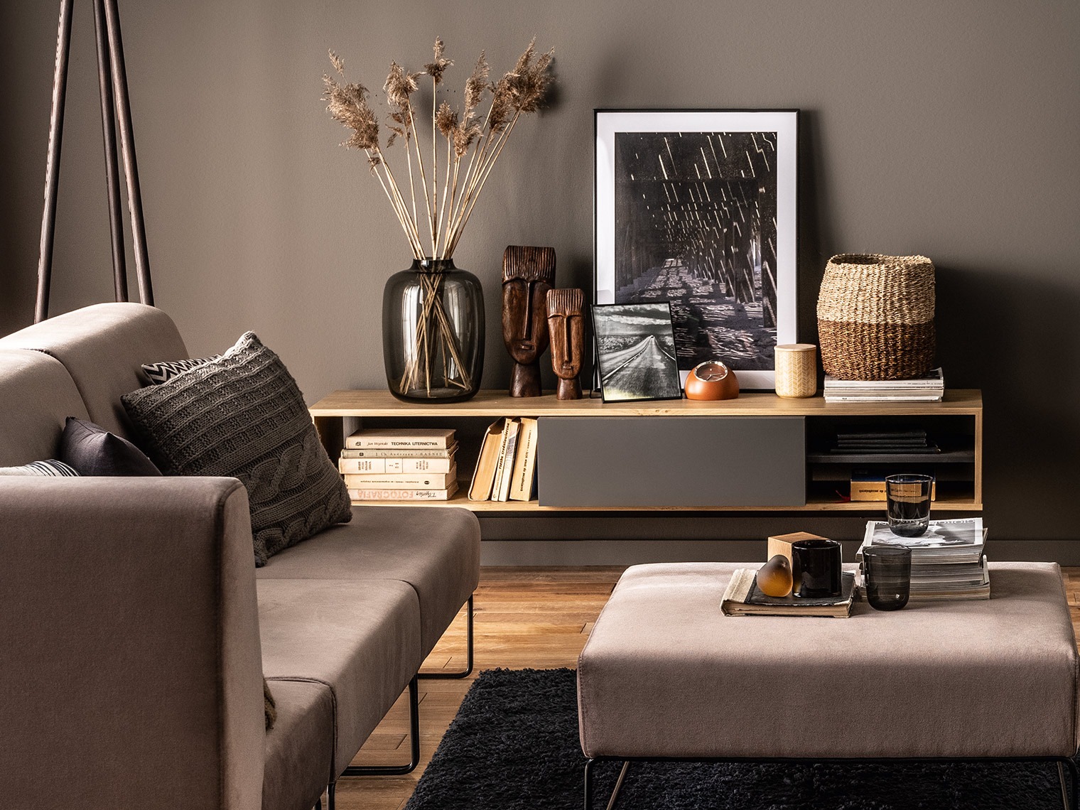 TV stol Valdosta 103