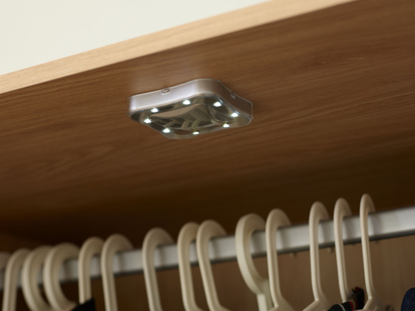 Ormar Velrome 110 (Hrast + Bež)