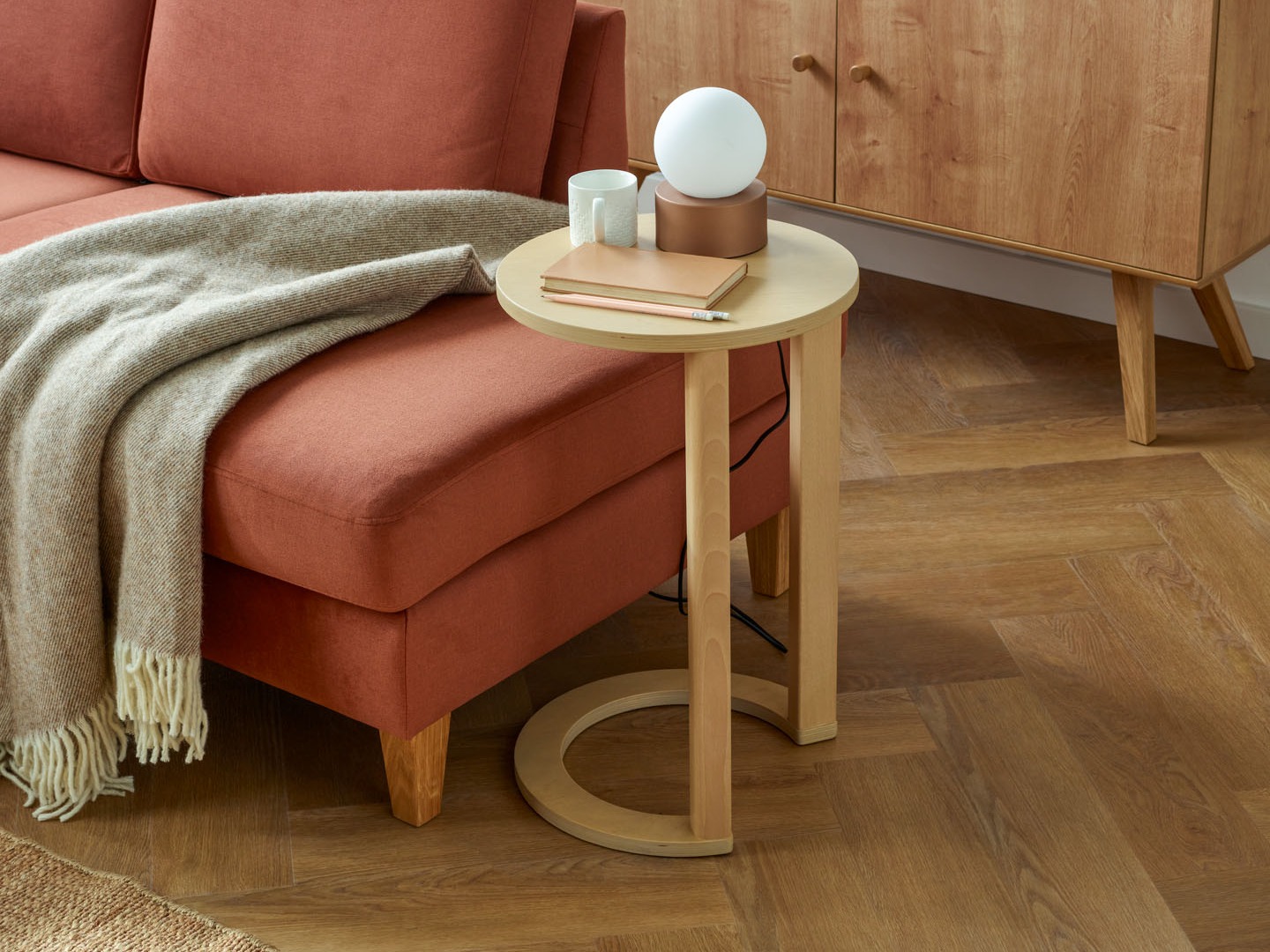 Pomoćni stolić Valdosta 106