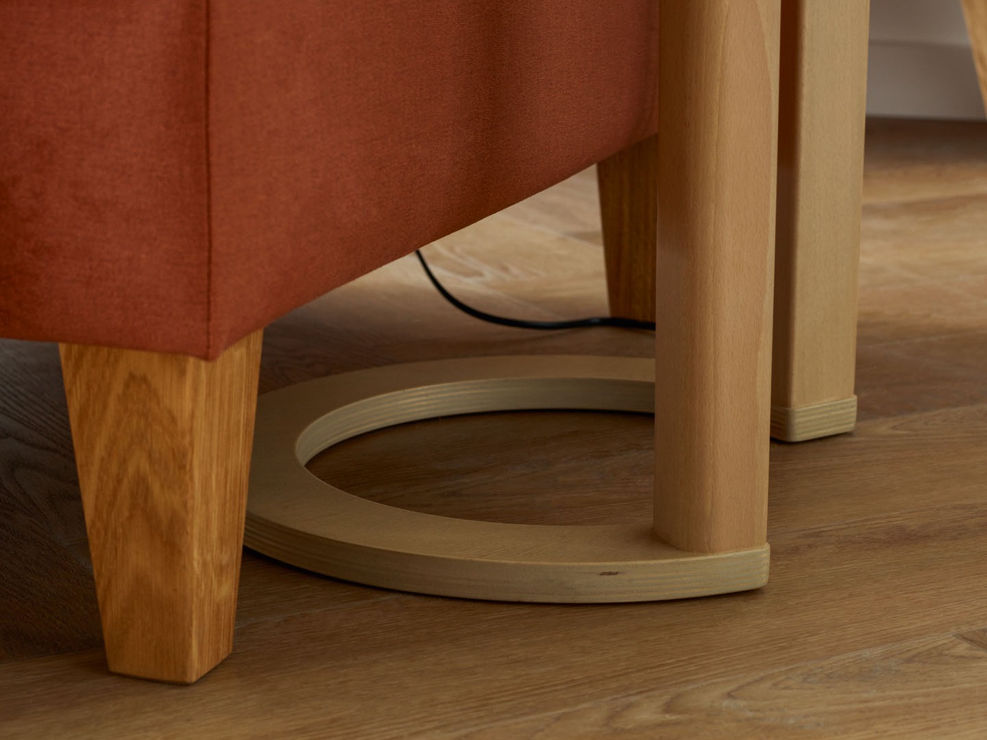 Pomoćni stolić Valdosta 106