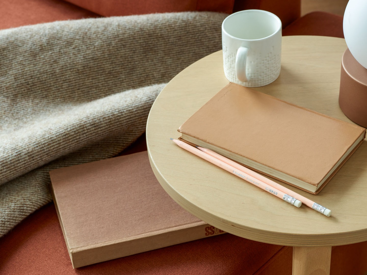 Pomoćni stolić Valdosta 106