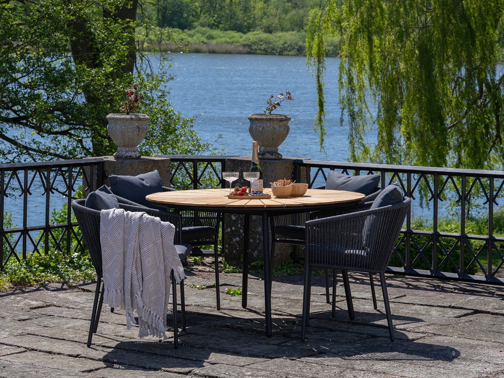 Set stola i stolica Brea 311