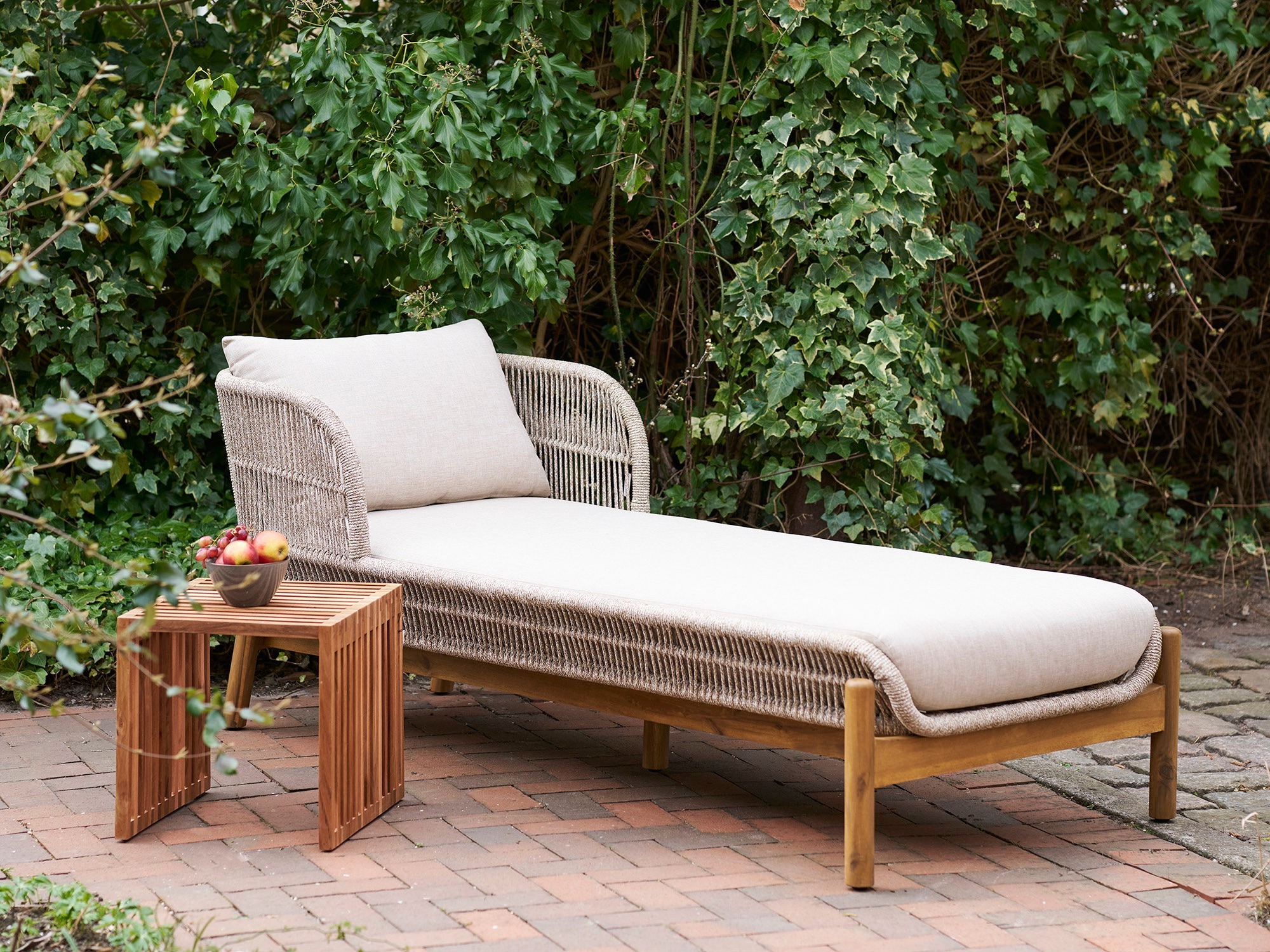 Vrtna ležaljka Tivevai 111