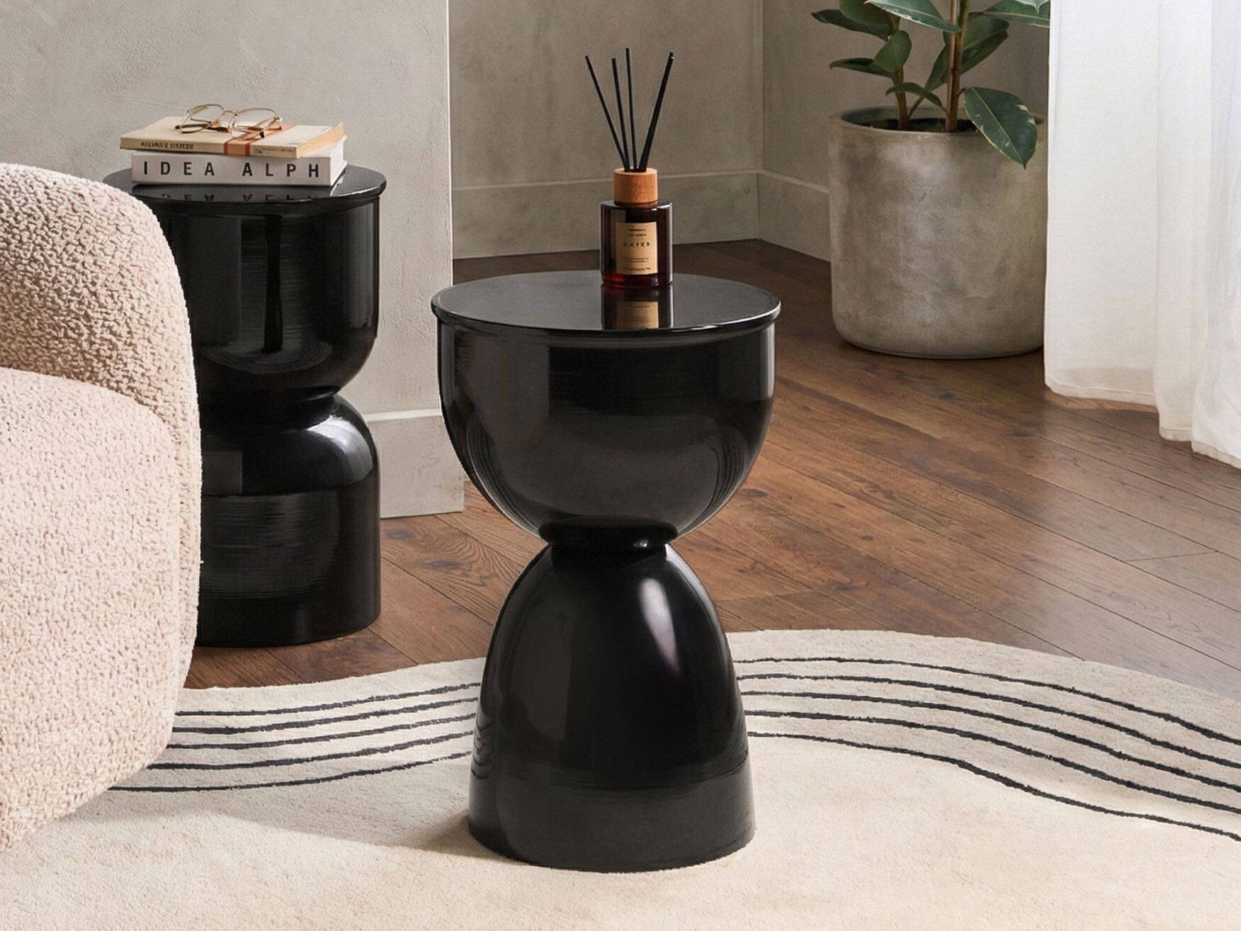 Pomoćni stolić Berwyn 3292 (Crna)