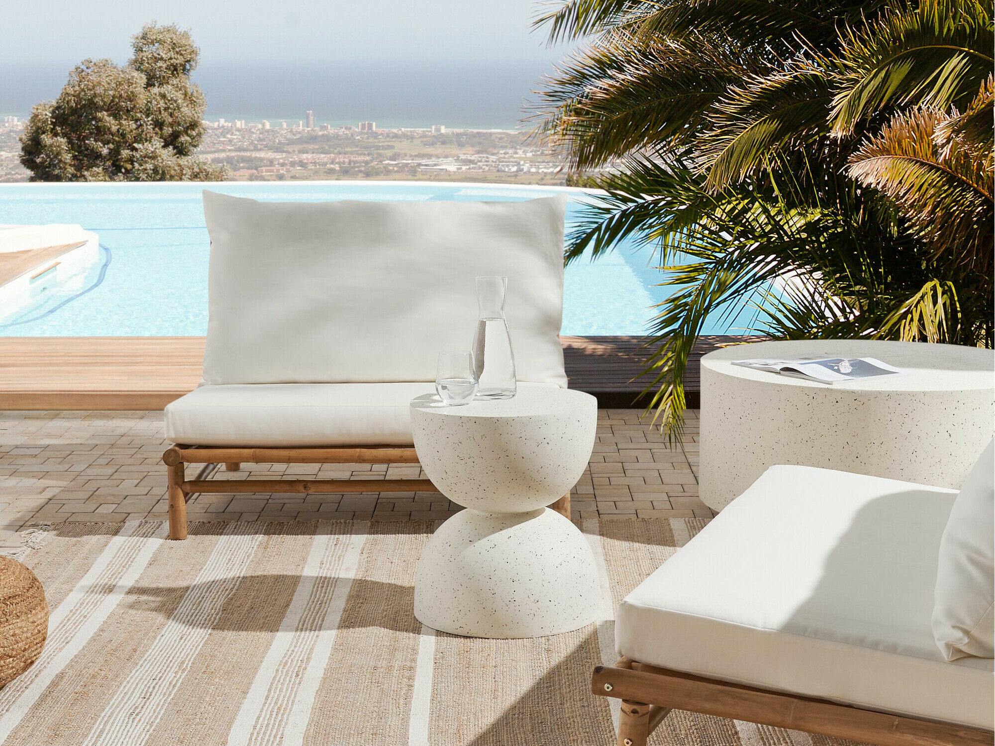 Pomoćni stolić SC10293 s oštećenim pakiranjem