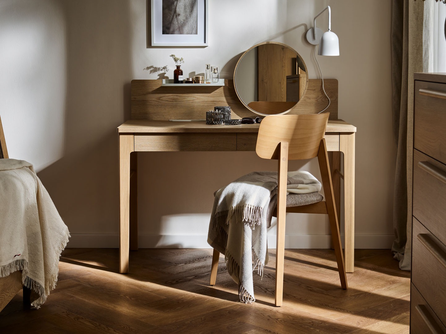 Toaletni stolić Ruvcamu 107